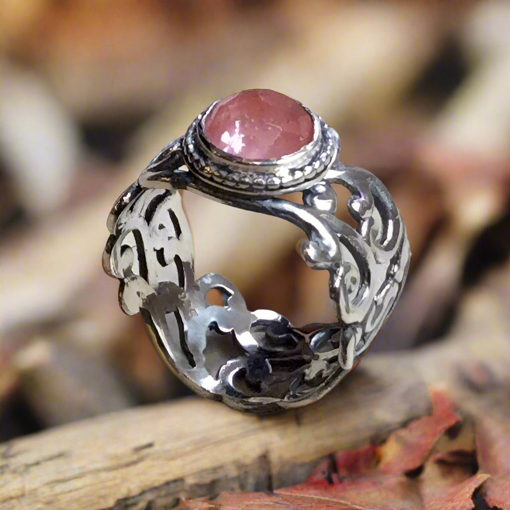 Cherry quartz gypsy ring