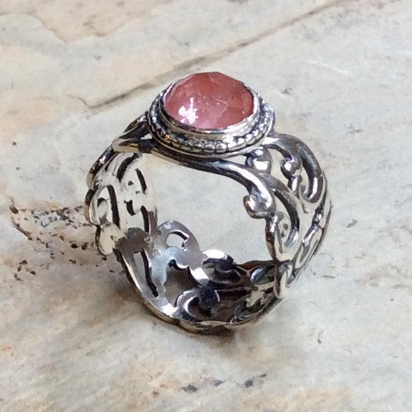 Cherry quartz gypsy ring