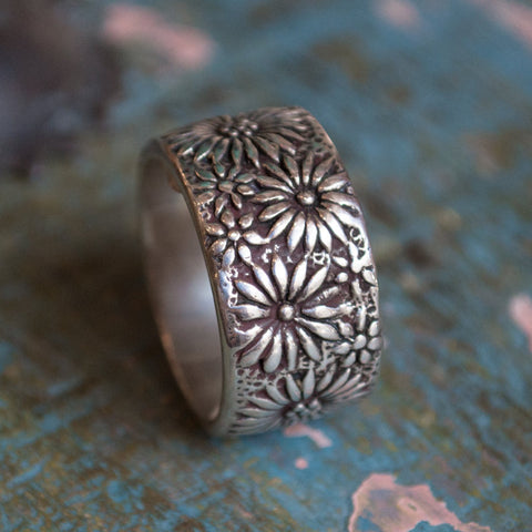 Silver band, wide silver band, unisex band, floral silver ring, silver flowers band, wedding band, wide silver ring - A little kiss R2077