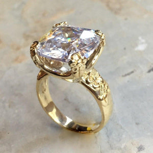 10k Solid gold clear quartz ring