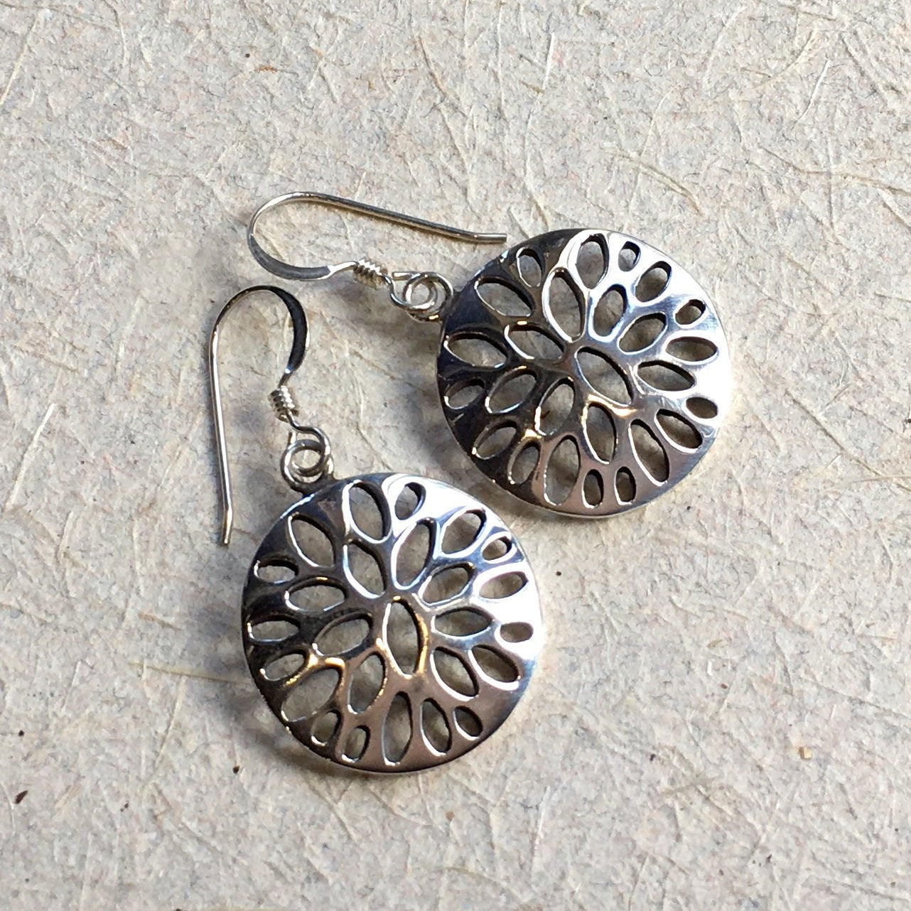 Simple sterling silver earrings, every day earrings, casual earrings, round earrings, drop earrings, shiny earrings - Into your heart E8040