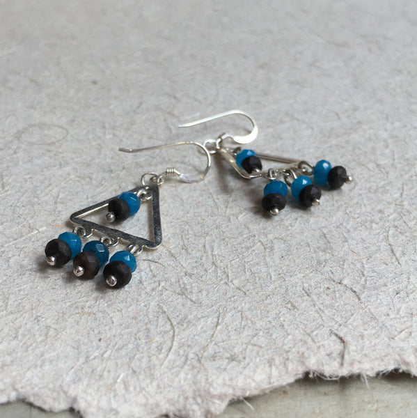 Onyx chalcedony earrings, stone Casual earrings, triangle earrings, simple dangle earrings, drop earrings, long earrings - Arrowhead E8048