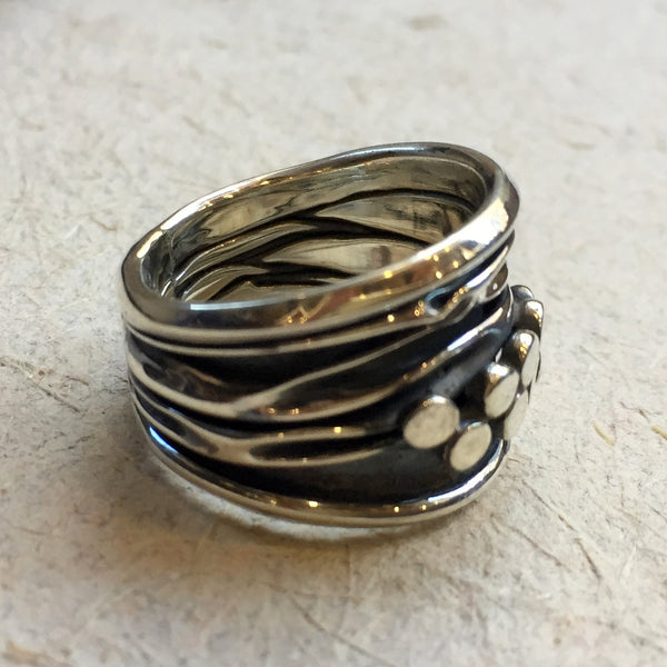 Wedding band, Sterling silver ring, etched ring, unisex band, organic band, dots band, wavy ring, boho ring, modern ring - Twist R2402