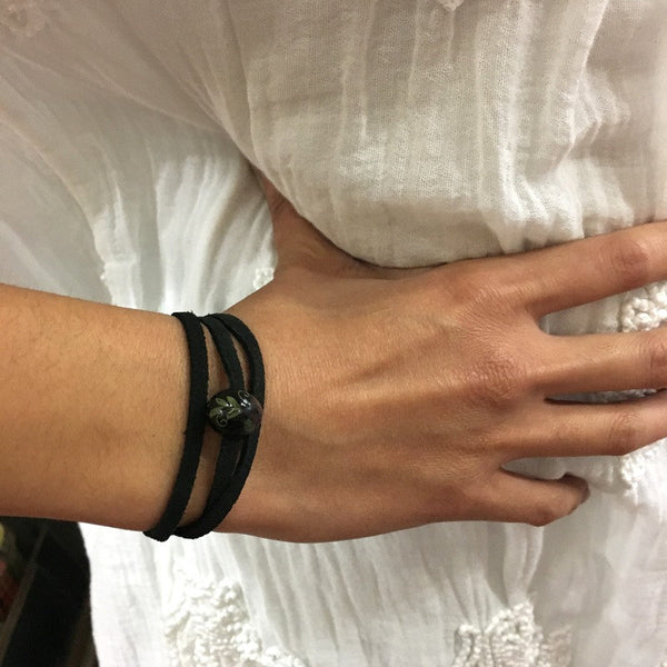 Minimalist bead bracelet, boho bracelet, Black suede bracelet, choker, adjustable black bracelet, Suede Choker, casual bracelet - AFN 124