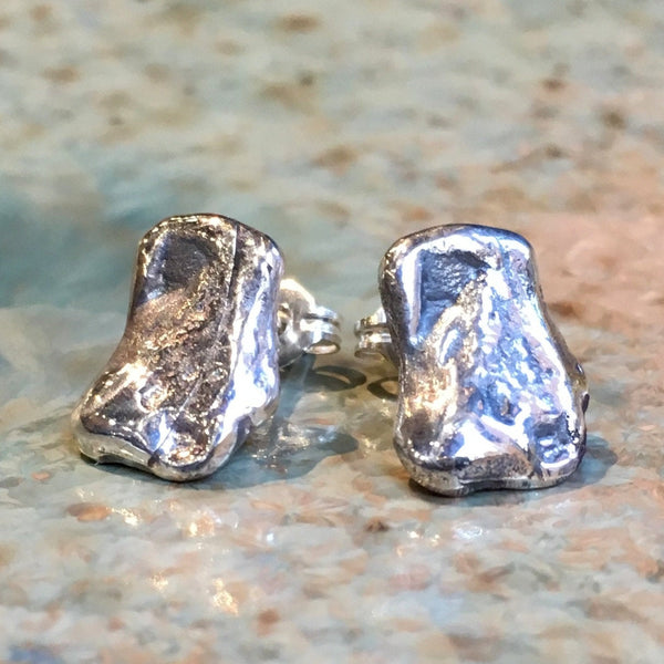 Pebble studs, minimal earrings, hammered silver stud Earrings, dainty studs, minimalist stud earrings, simple Pebble Earrings  - Sense E8075