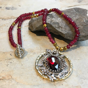 Garnet necklace, Floral necklace, flowers pendant, oval Gemstone pendant,  gold silver necklace, two tones beaded necklace - Daisy N2062