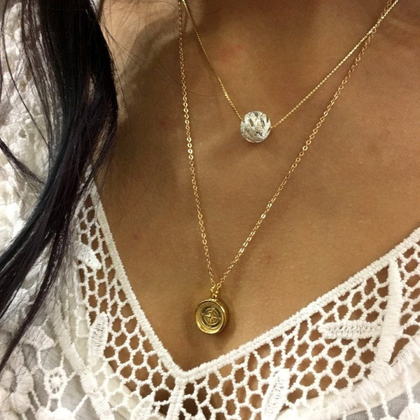 Dainty gold necklace