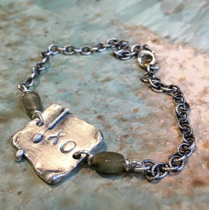 Labradorite beads bracelet, XO bracelet, Chain bracelet, sterling silver bracelet, personalised bracelet, stamped plate - Connection B3021