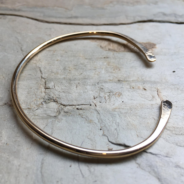 Goldfilled cuff, dainty gold cuff, skinny gold cuff, open bracelet, dainty cuff, layering bracelet, casual cuff, simple cuff - Flown B3024