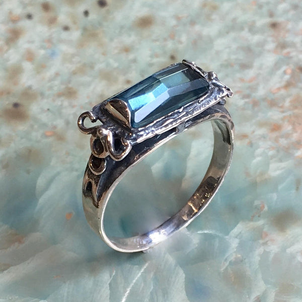 Blue quartz ring