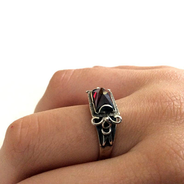 Garnet stone ring