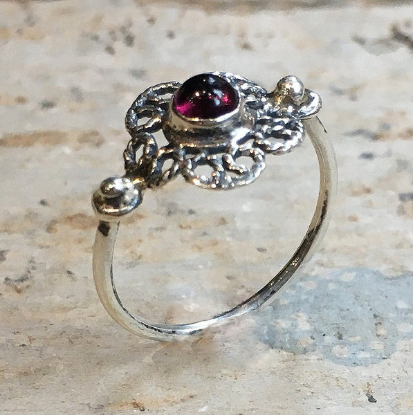 Silver Garnet ring, birthstone ring, January birthstone ring, Flower ring, stacking ring, Dainty ring, simple thin ring - Establish R2480