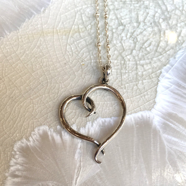 Silver Heart necklace, valentines necklace, simple heart pendant, Layering Necklace, casual necklace, Gift for mom, dainty heart - N2073S