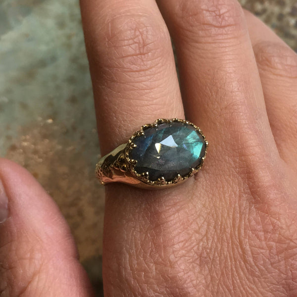 Solid Gold Ring, Crown Ring, Gemstone ring, oval Labradorite Ring, green Stone Ring, engagement ring, Royal ring - I believe RG2052 -1
