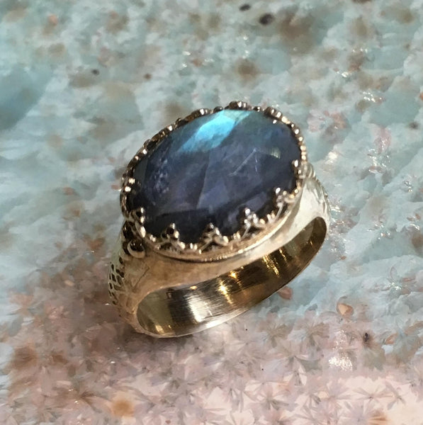 Gemstone ring