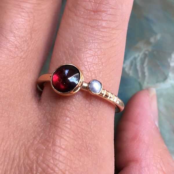 Garnet Pearl ring, birthstones ring, Gold Filled ring, stacking ring, mothers ring, dainty ring, family gemstone ring - Truly happy R2576