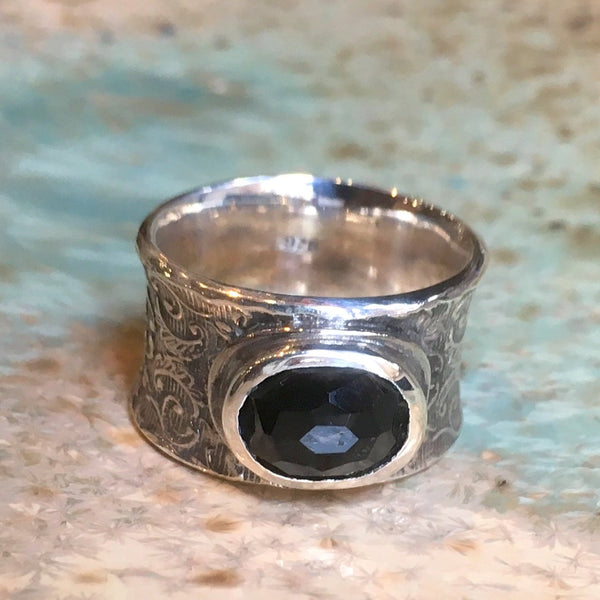 Wide Silver onyx gemstone ring