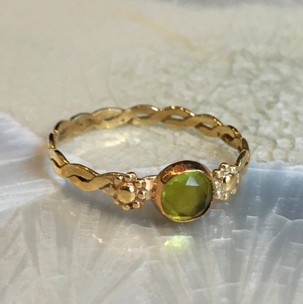 Solid gold Peridot ring, birthstone ring, Gold ring, Gold engagement ring, thin ring, personalised ring, dainty ring - Surprise RG2585