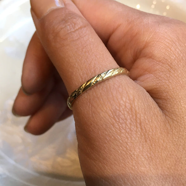 Stacking Gold Ring, simple stackable ring, simple twisted band, minimal Ring, knuckle ring, skinny ring, dainty ring - Just Tonight R2587