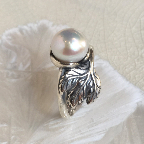 Fresh water pearl ring, Thin leaf ring, silver leaf, engagement ring, pearl ring, woodland ring, sterling silver ring - Your charm R2592