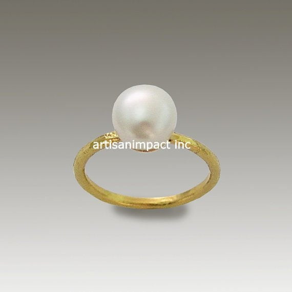 14K Gold Ring, yellow gold ring, single pearl ring, peacock pearl ring, peach pearl ring, brushed gold ring, thin ring - Young Love. RG1533