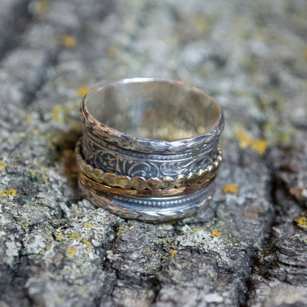 Silver Gold ring, spinner Ring, fidget Ring, vine Ring, alternative wedding band, bohemian jewelry, unisex wedding band - A cozy day R2100