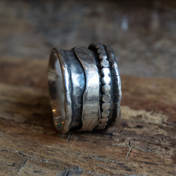 Unisex silver band, Stacking bands, silver wedding band, silver ring, mens ring, wedding band, spinner ring - Blackness Of The Night R1075S