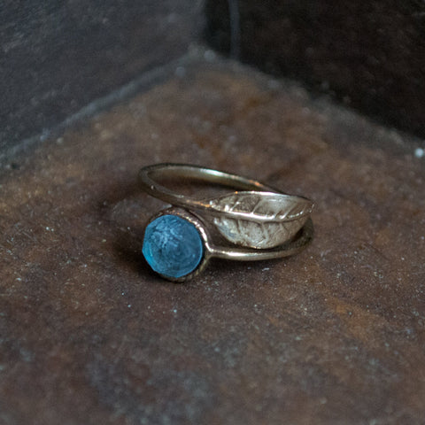 Adjustable leaf ring