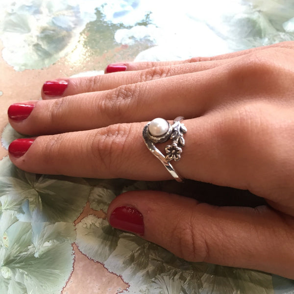 Silver ring, pearl ring, nature ring, thin silver band, floral ring, unique ring for her, delicate ring, dainty ring - Sweet Memories R2308