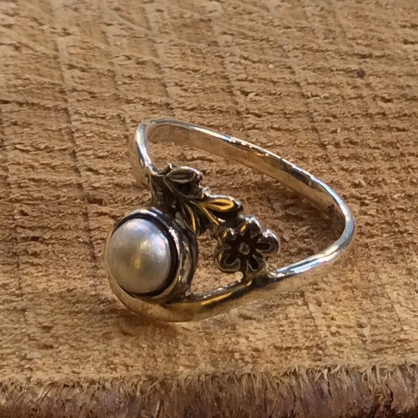 Silver ring, pearl ring, nature ring, thin silver band, floral ring, unique ring for her, delicate ring, dainty ring - Sweet Memories R2308