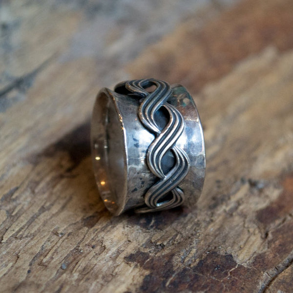 silver spinner ring