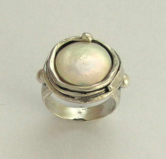 Coin Pearl ring
