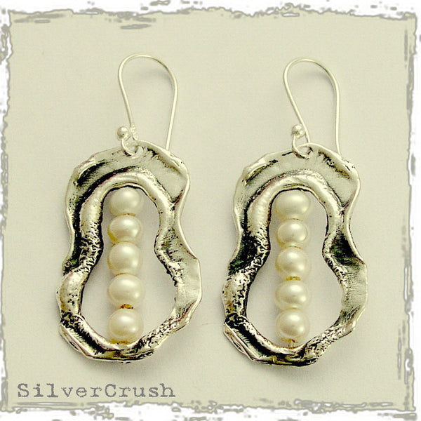 Peach pearl silver Earrings, loop earrings, organic earrings, dangle earrings, drop earrings, fresh water pearls - Pearl in the rough E2058