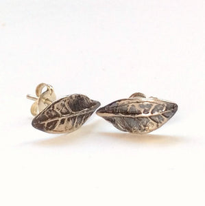 Botanical earrings, sterling silver studs, leaf earrings, leaf studs, nature earrings, simple earrings, little studs, gift - Petit E8037